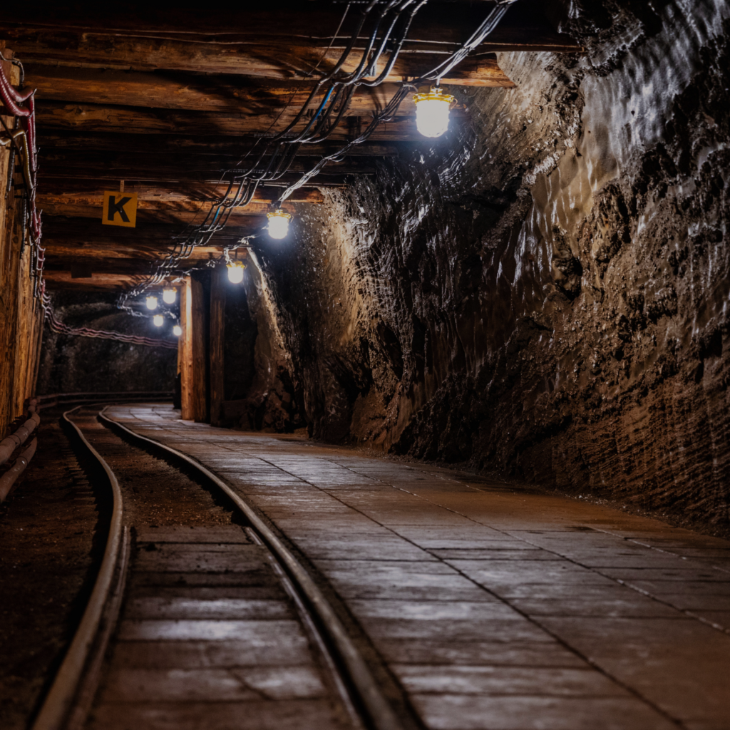 OQLIS - Implementation of a secure, fully on-premise mining analytics Case Study | OQLIS Data Analytics